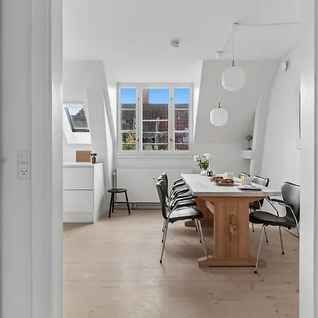 Near Nyhavn & Tivoli Gardens Appartement