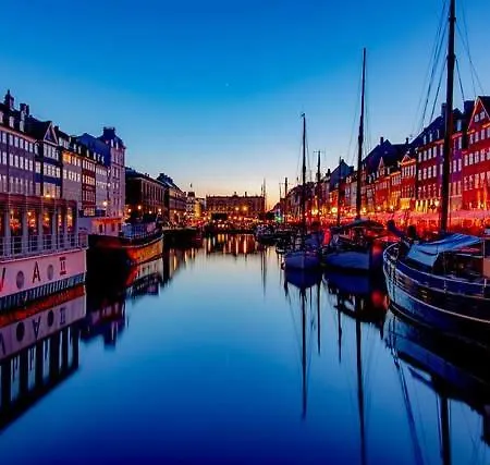 Near Nyhavn & Tivoli Gardens Apartment *