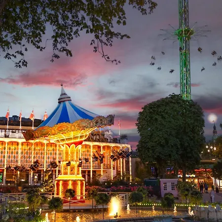 Near Nyhavn & Tivoli Gardens 哥本哈根